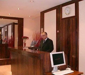 巴黎甘贝塔酒店 3*