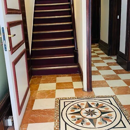 巴黎甘贝塔酒店 3*